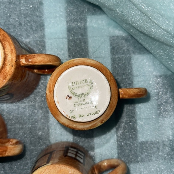 Vintage Cottage Ware Mugs Set/4 - Picture 4 of 4
